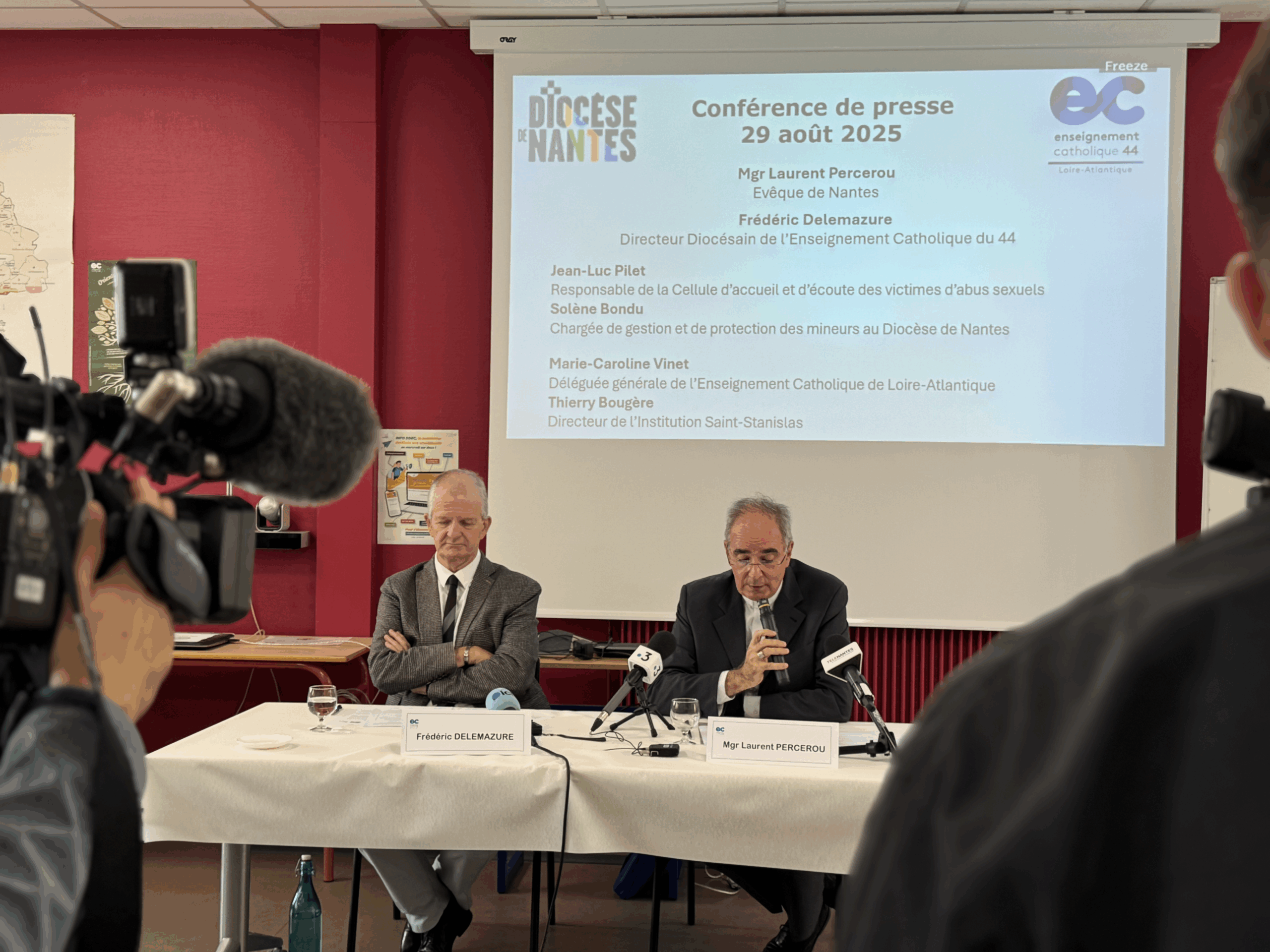 You are currently viewing Conférence de presse – Appel à témoignages